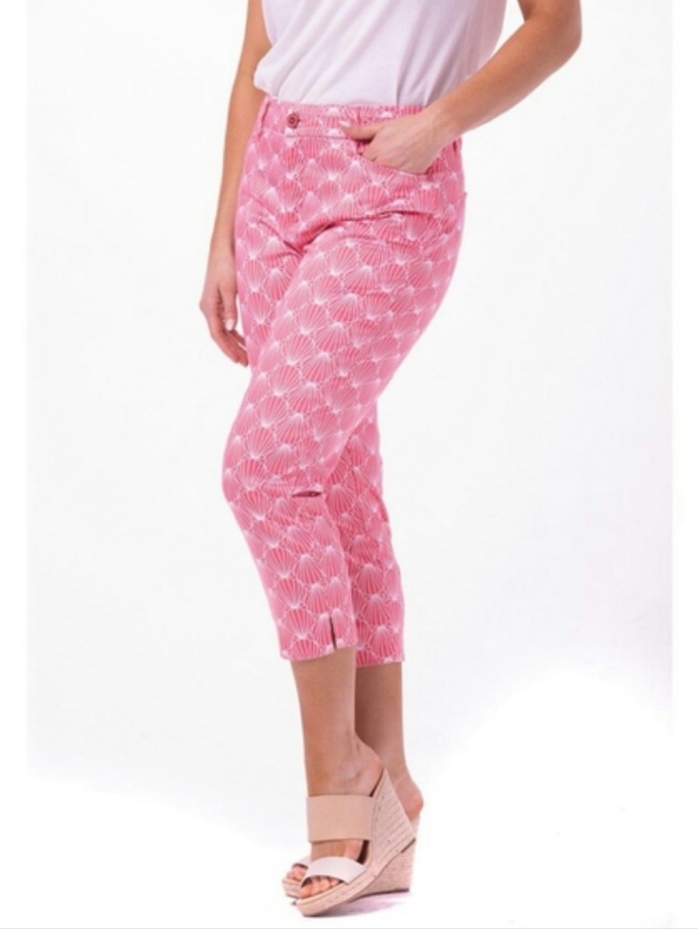 Khakis & Company Sateen Clam Shell Print Capris Pants